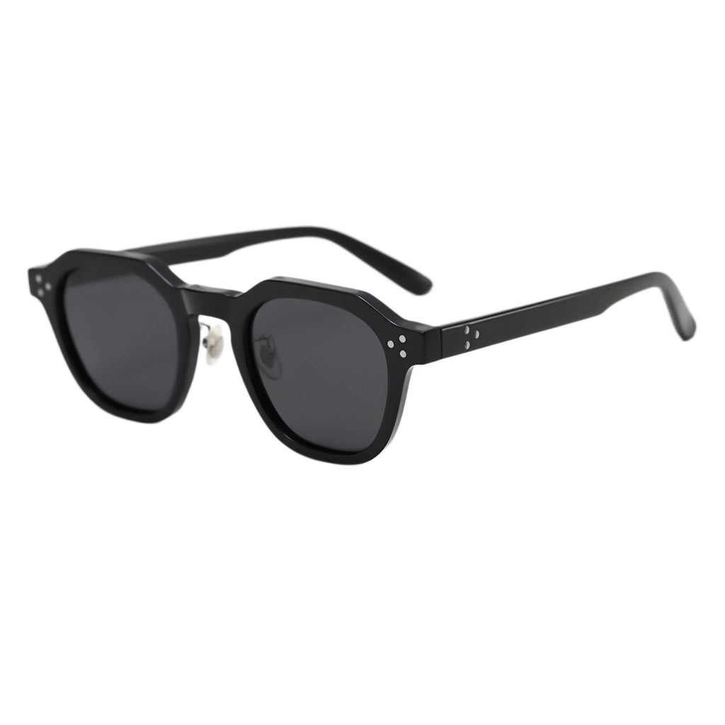 1004 variant image 01 worlux sports 1004 c1 glossy black frame with black gray lenses